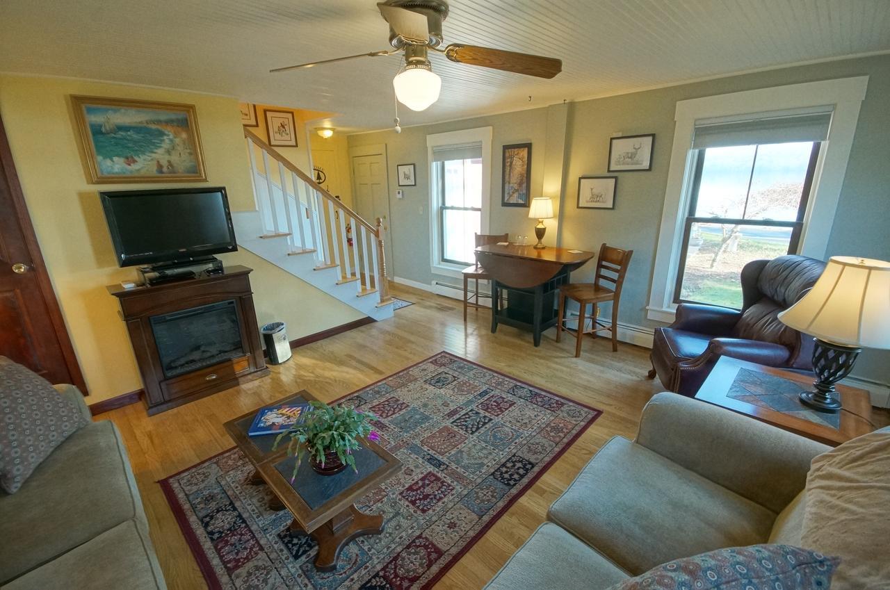 Lake House At Ferry Point Sanbornton Luaran gambar